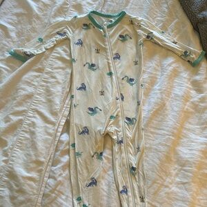 Kyte baby zippered footie in dragon; 18-24 months